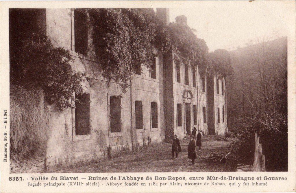 Carte postale – Façade de l’abbaye en 1942